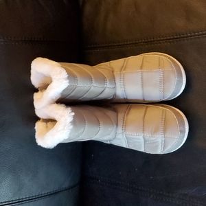 Toms size 5 grey bootie slippers.